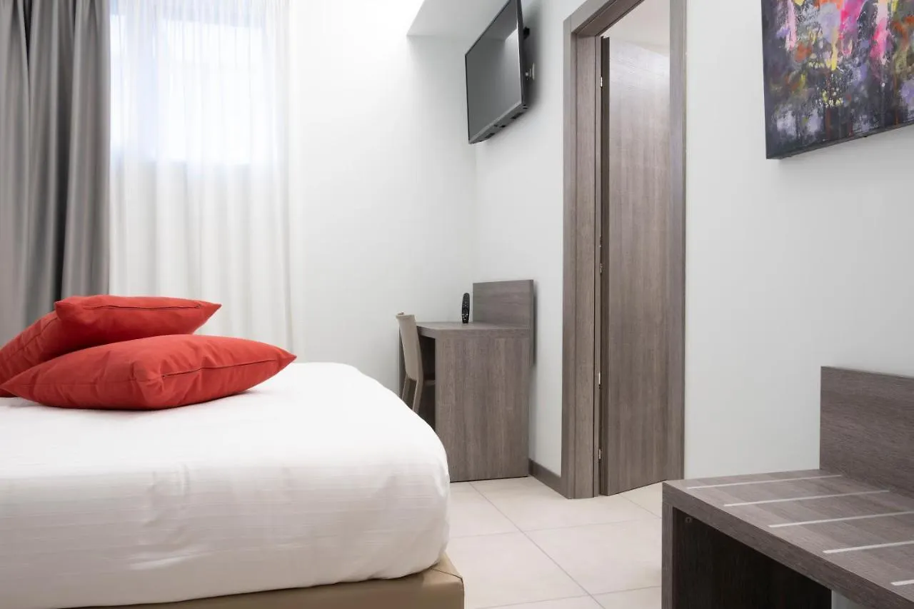 Salus Locazione Turistica Hotel Verona 0*,  Italy